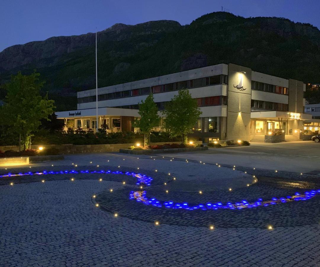 Bremanger Fjord Hotell Svelgen Exterior photo