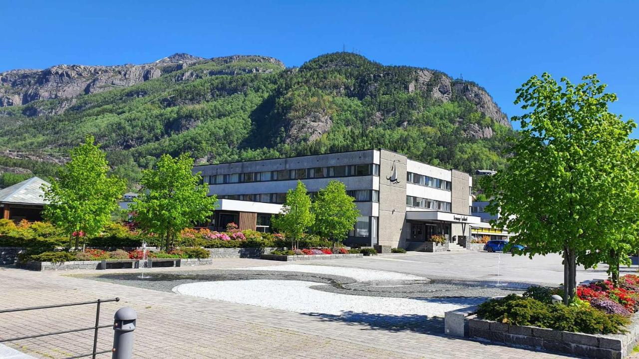 Bremanger Fjord Hotell Svelgen Exterior photo