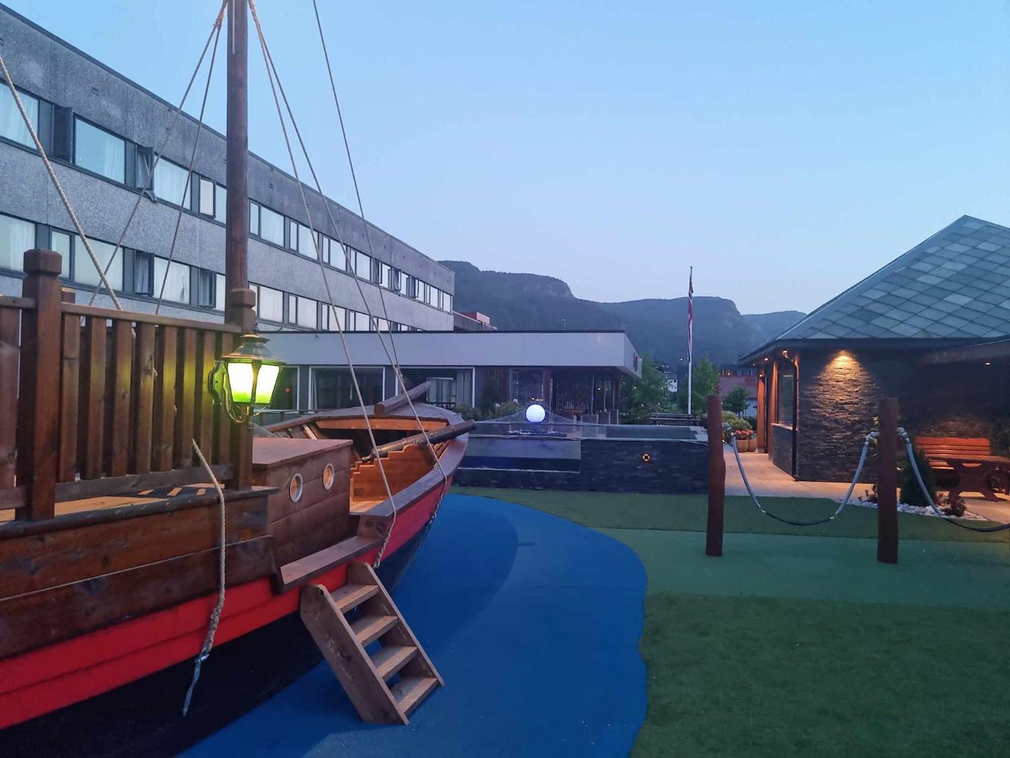 Bremanger Fjord Hotell Svelgen Exterior photo